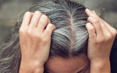 Про які проблеми зі здоров'ям може сигналити рання сивина? Пояснює лікар трихолог