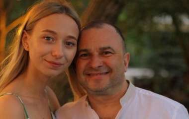Жена Виктора Павлика поделилась планами на 2022 год: маммопластика, ринопластика и свадьба
