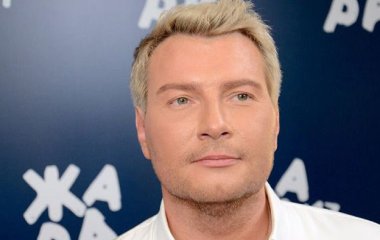 Николай Басков пообщался с маленькой поклонницей во время концерта в Риге