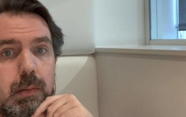 Чоловік зламав руку в душі через найбільший у світі пеніс (фото)
