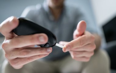 Зменшити рівень цукру в крові можна за допомогою співу та гарячого душу