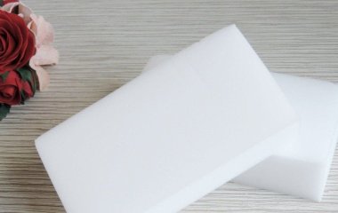 Меламінова губка: що це таке, чи варто її використовувати на кухні