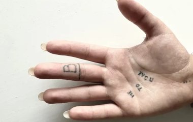 «Мой ребенок сделал партак»: как говорить с детьми о тату — сделанных и еще нет