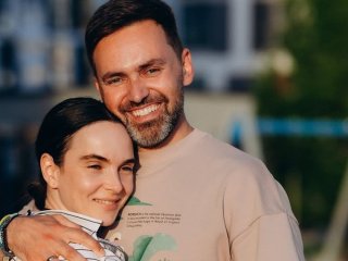 Дружина Тімура Мірошниченка зустріла 39-річчя без чоловіка та дітей в іншій країні і пояснила чому