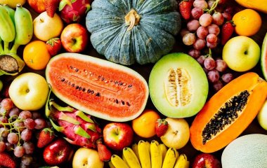 Поможет дожить до 100: ученые назвали фрукт, который едят долгожители