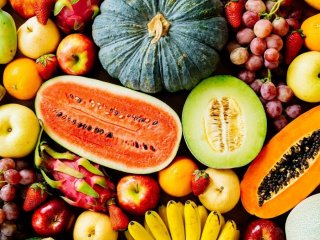 Поможет дожить до 100: ученые назвали фрукт, который едят долгожители
