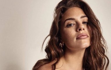 Эшли Грэм похвасталась обнаженной попой для «V Magazine»