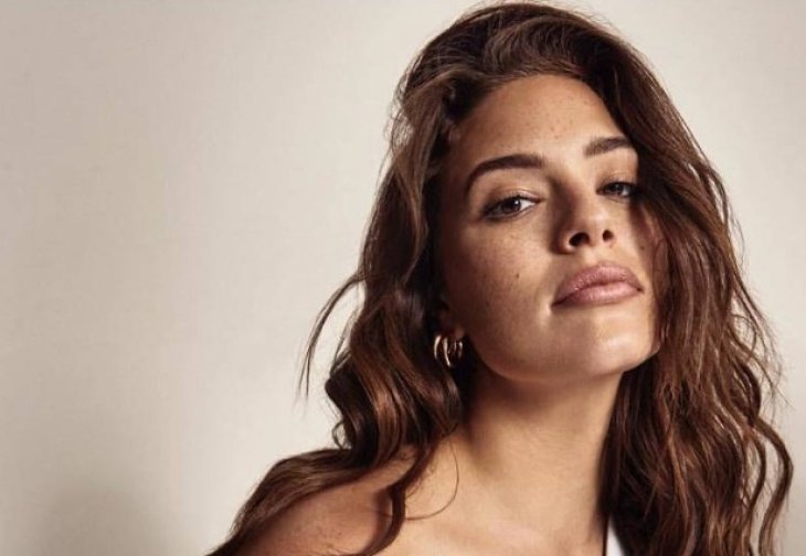 Эшли Грэм похвасталась обнаженной попой для «V Magazine»