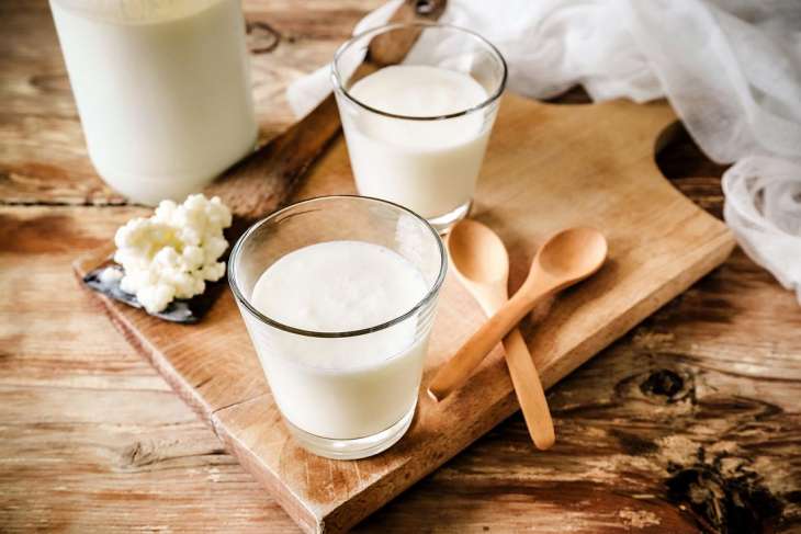 Диетолог рассказала, можно ли пить молоко каждый день