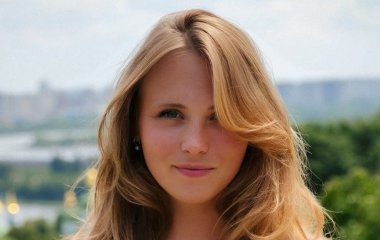 Анна Кошмал зізналася, чому не поспішає повернути колишню фігуру після народження доньки
