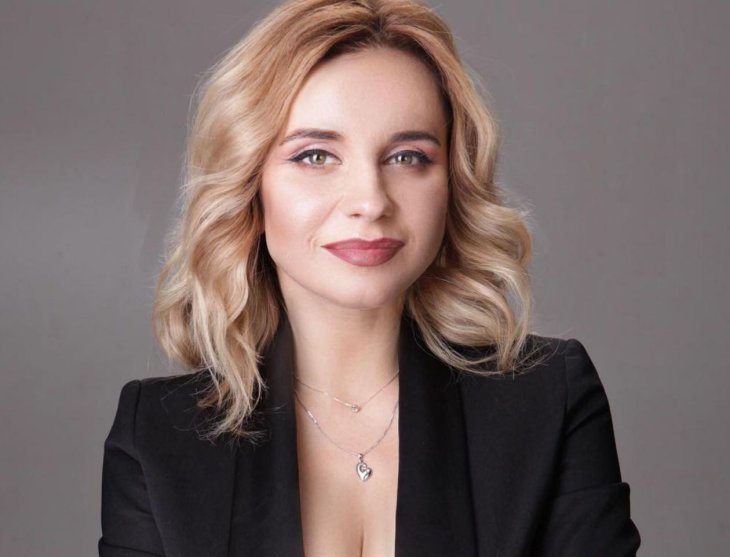 Лилия Ребрик продемонстрировала свою гибкость в купальнике