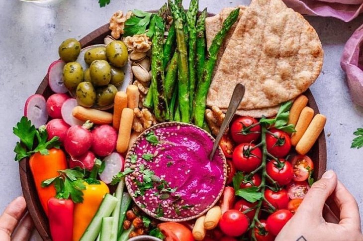 5 вариантов заправок для летних салатов