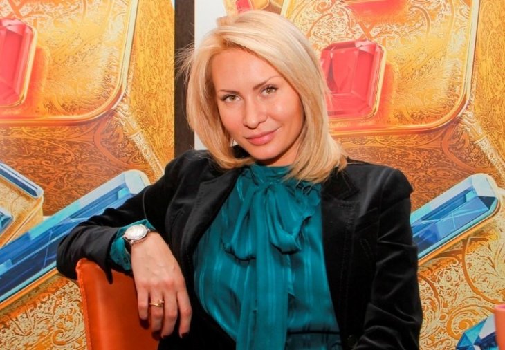 Элина Камирен продемонстрировала стильный образ