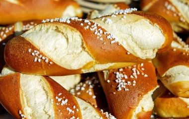 Дієтолог назвала 7 продуктів, які не варто їсти перед побаченням чи важливою зустріччю