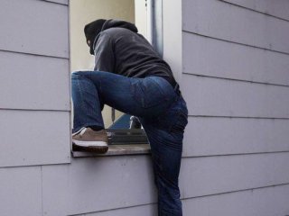 Фатальна помилка в соцмережах: колишній зломник розповів, яка звичка робить ваш дім мішенню для крадіїв