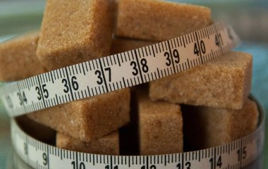 Конфета в 100 ккал – это сколько граммов лишнего веса?