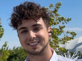 Відомий український співак після важких запоїв кинув алкоголь і зізнався, чим його замінив