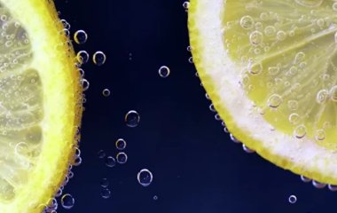 Дієтолог розповіла, що буде, якщо пити воду з лимоном натще.
