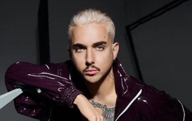 MELOVIN на тлі розриву з нареченим пофарбував волосся в яскравий колір і здивував новим образом