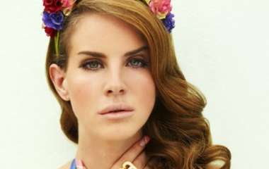 Лана Дель Рей появилась на обложке первого издания L’Officiel в США