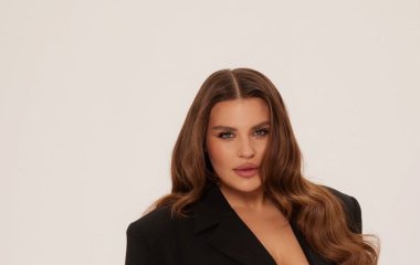 Солістка KAZKA приголомшила схудненням та в спідньому посвітила стрункою фігурою