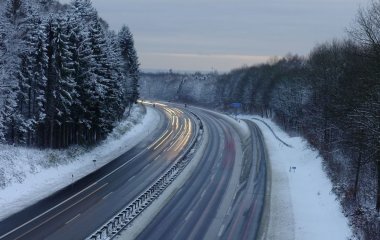 Як правильно сказати українською, коли взимку на вулиці 