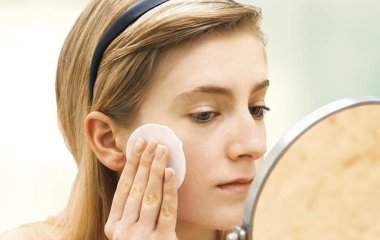 Візажист перерахувала засоби для відновлення шкіри після холодів