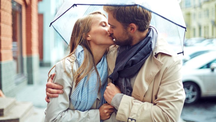 Целуйтесь на здоровье: эксперты рассказали о пользе поцелуев