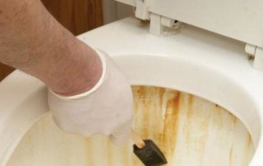 Як очистити унітаз від нальоту, іржі, як позбутися неприємного запаху: лайфгак, який допоможе