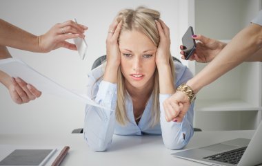 4 стадії стресу, і як вони виявляються на жіночому обличчі