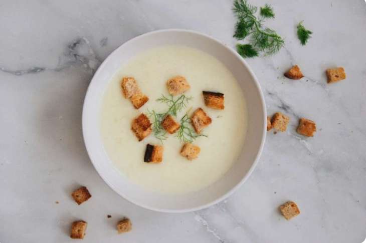 Простой рецепт и изысканный вкус: готовим крем-суп с сыром сулугуни