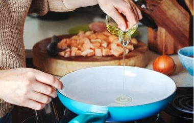 Портит вкус и полезные свойства: какие продукты нельзя жарить на растительном масле