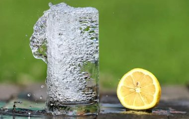 Медики попередили про небезпеку вживання великої кількості води