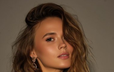 Анна Кошмал в купальнике похвасталась безупречной фигурой и рассекретила, куда уехала в отпуск