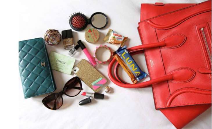 Вещи первой необходимости: что должно быть в сумочке у каждой девушки?