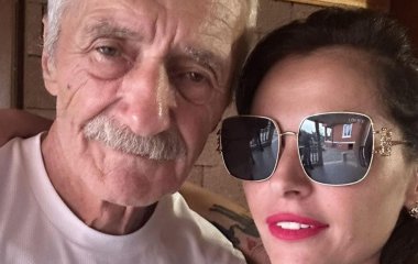 Усиновлена журналістка розшукувала батьків і виявила, що вже дружить зі своїм татом у Facebook