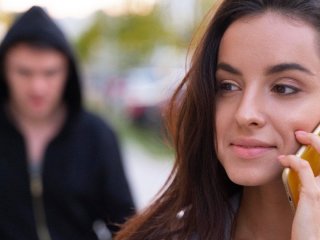 Це точно телефонні шахраї: на дзвінки з номерів із такими цифрами не можна відповідати