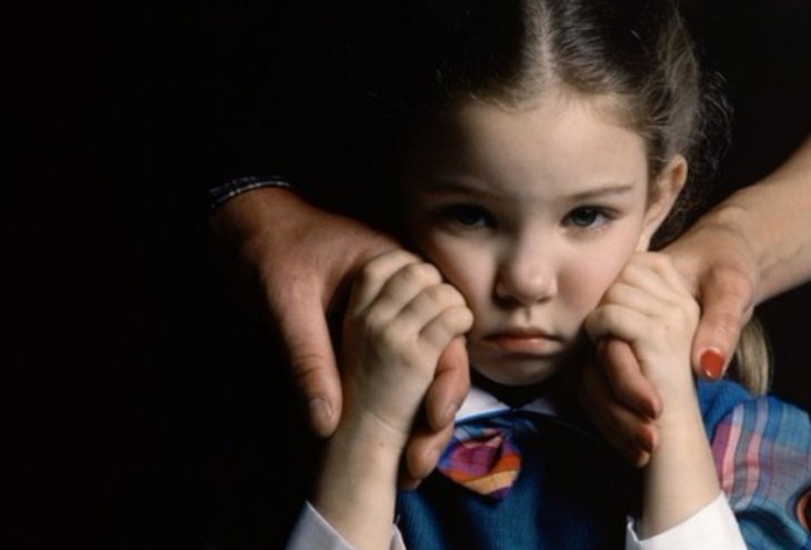 5 родительских фраз, которые мешают ребенку завести друзей 
