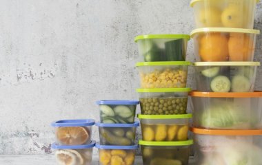 Контейнери будуть, як нові: що додати у воду для миття, щоб відбілити пластик