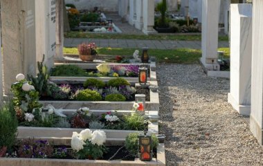 Що робити з телефоном після смерті рідної людини: порада священника