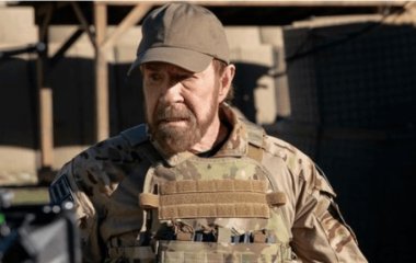 83-летний Чак Норисс показал кадры из своего нового боевика