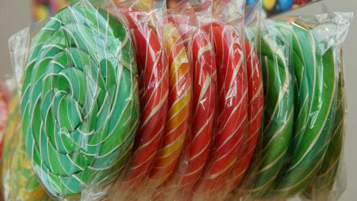 Стоматологи перерахували продукти, що викликають карієс.