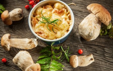 Как быстро и просто приготовить жульен с грибами в духовке?