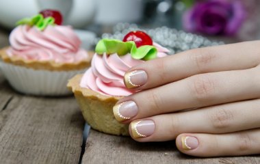 5 ошибок, которые уничтожают даже самый стойкий маникюр
