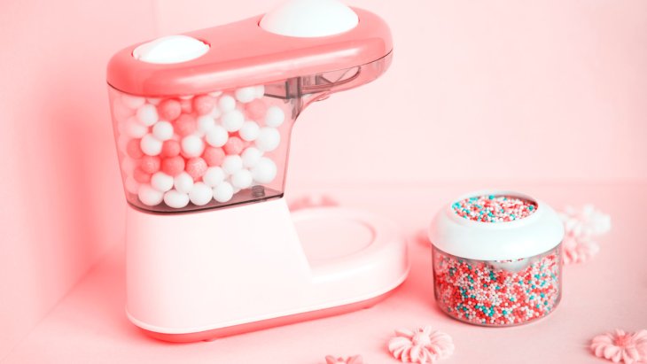 Диетолог назвал, сколько времени нужно жевать резинку, чтобы сжечь калории