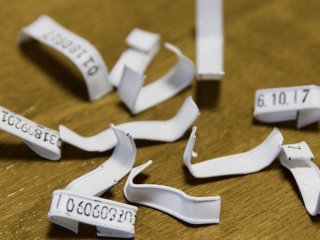 Не викидайте затискачі від хліба: 9 способів використати їх у побуті