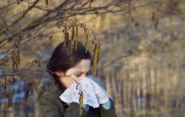 Імунолог пояснив, чому не варто боротися з алергією за допомогою ліків