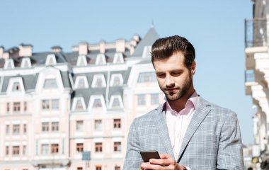 Чому всі успішні й багаті люди завжди вимикають звук на телефоні: пояснення вчених