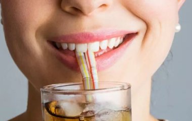 Стало відомо, які корисні напої можуть нашкодити зубам