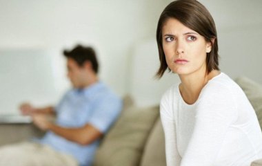 Яке слово може зруйнувати навіть найміцніший шлюб: не вживайте його, радять психологи